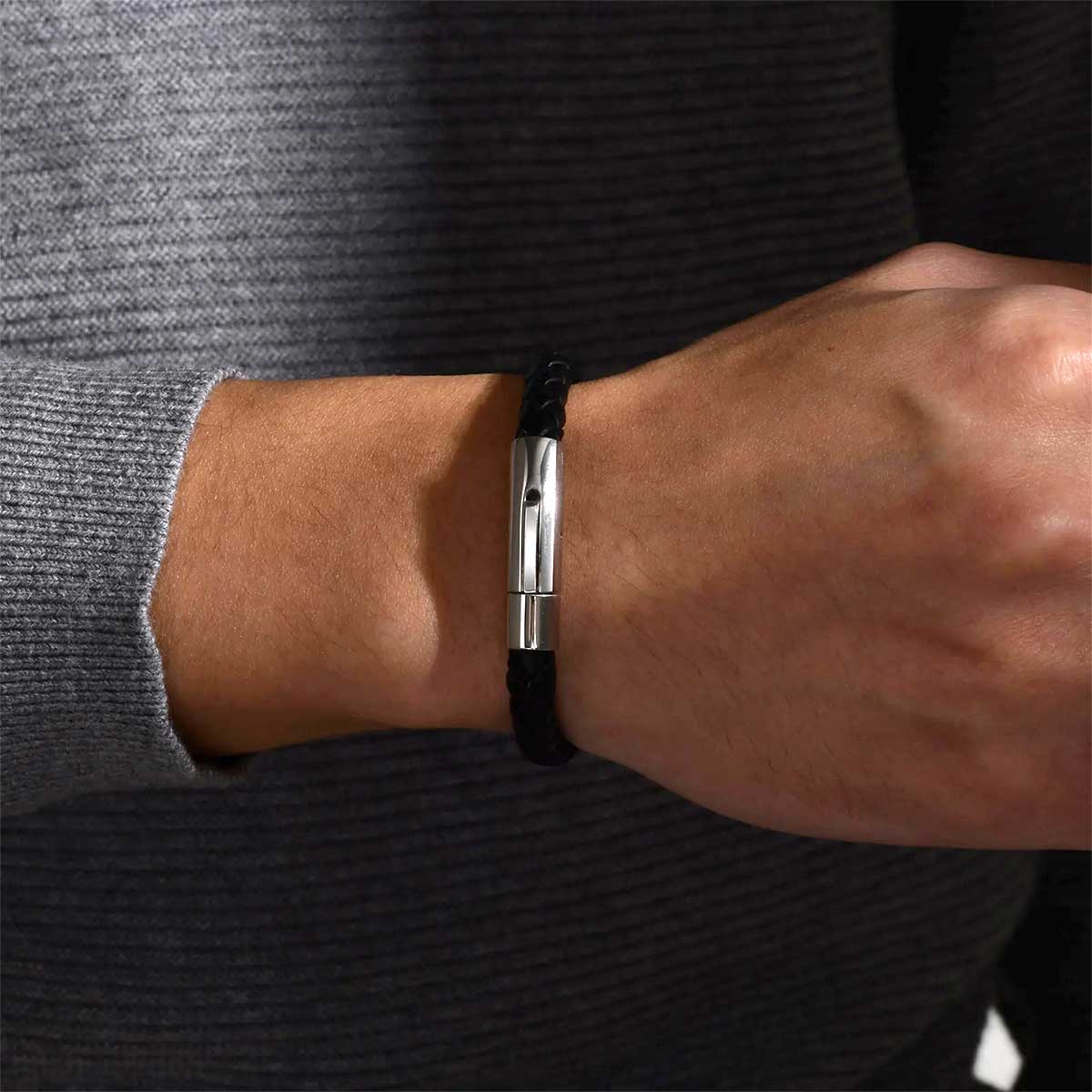 Pulsera de Cuero Negro con Broche de a Presión Plateado