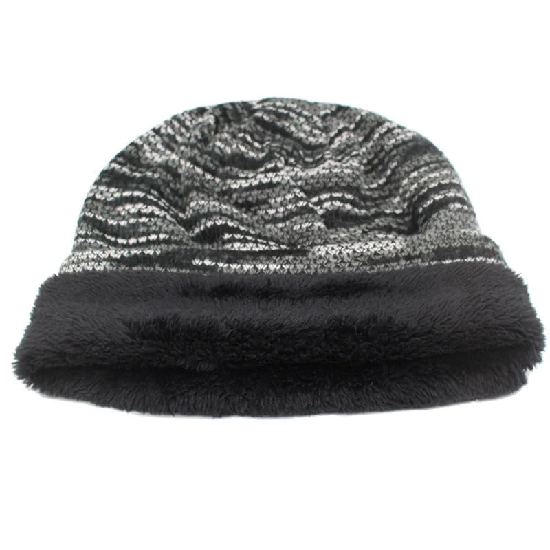 Gorro con Forro Interno de Polar Negro