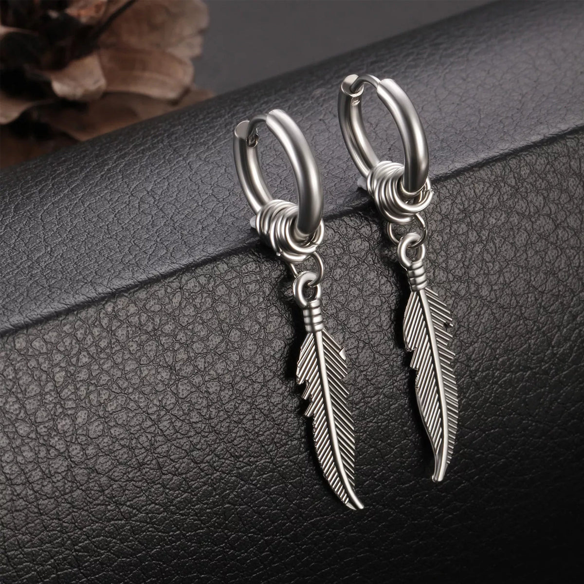 Pack 2 Aros Acero Quirurgico Argolla con Pluma Plata y Negro