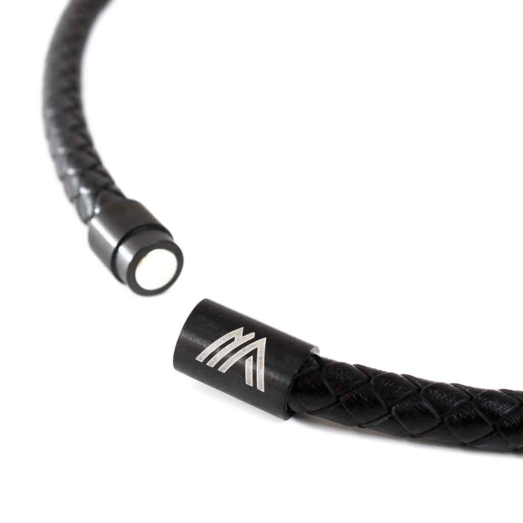 Collar Choker Cuero y Piedra Volcánica con broche imantado