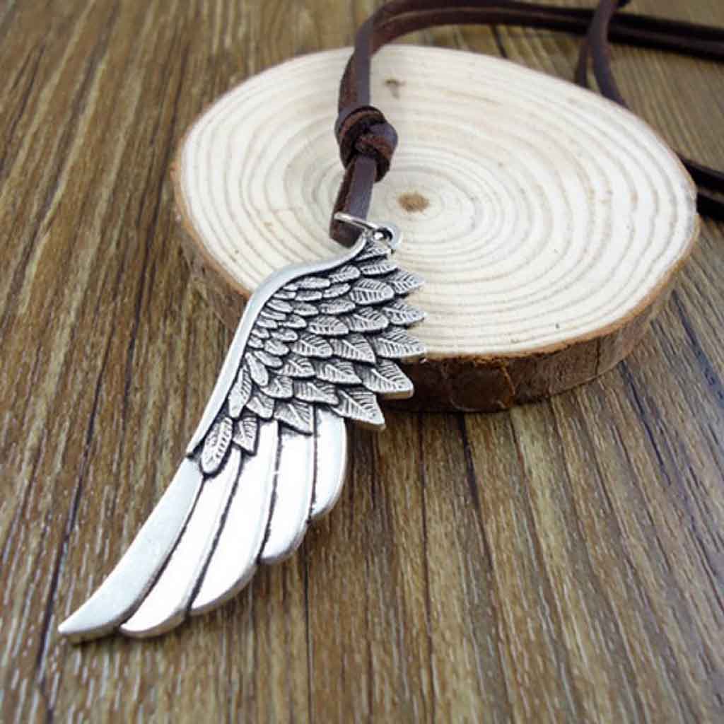 Collar De Cuero Con Ala De Ángel