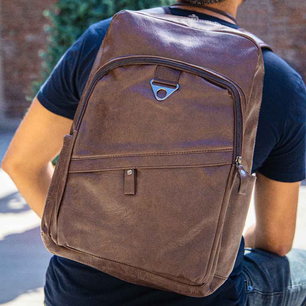 Mochila juvenil cuero notebook doble cierre