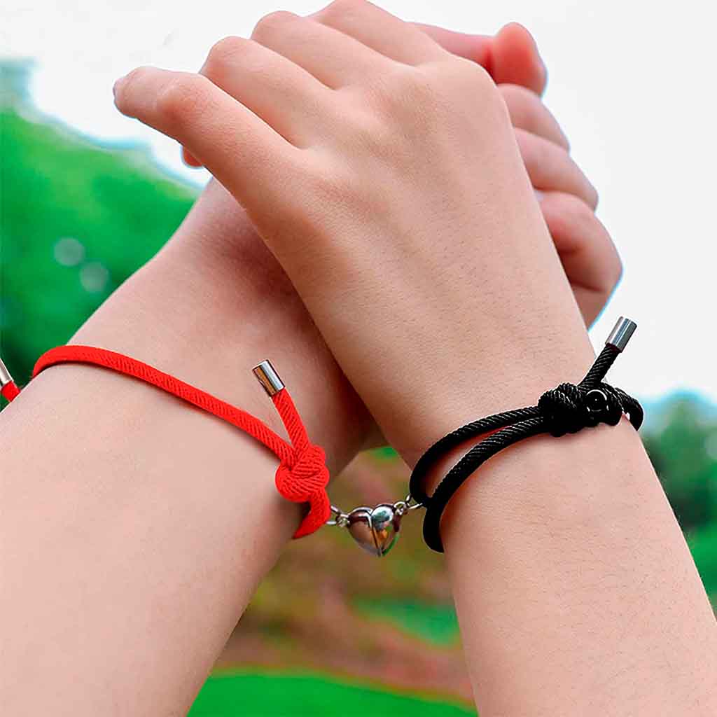 Pulsera para Parejas Rojo Negro con Imán Corazón Par