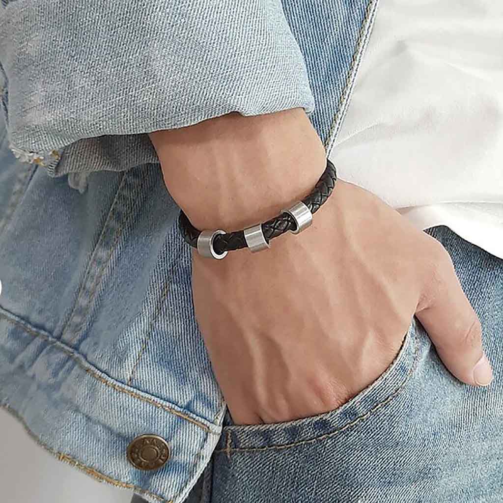 Pulsera de Cuero Unisex Dijes Anillos Grabables