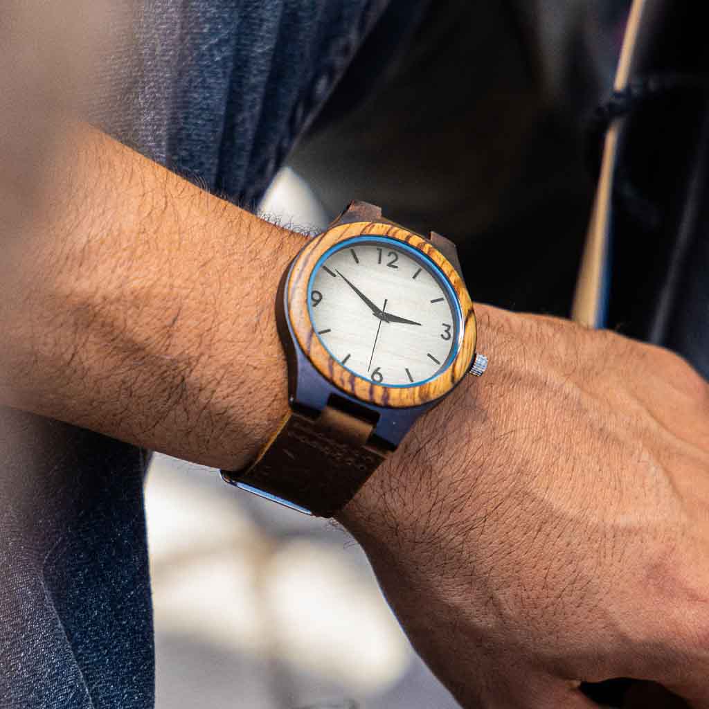 Reloj de Hombre en Madera Correas de Cuero Marrón