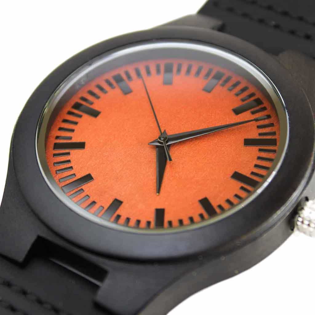 Reloj de Madera Correa Cuero Negro y Dial Naranja