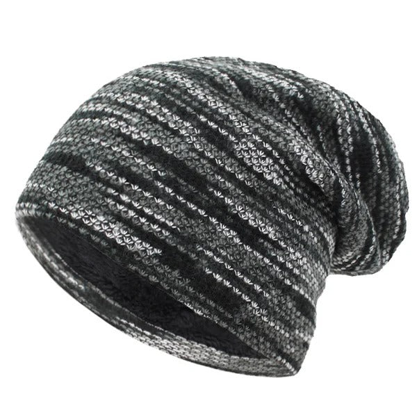 Gorro con Forro Interno de Polar Negro