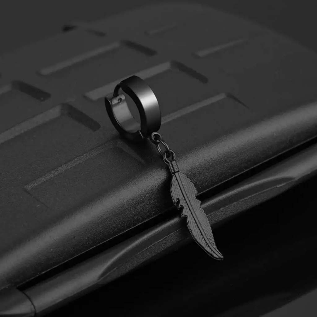 Aro Argolla Huggie Acero Negro con Pluma