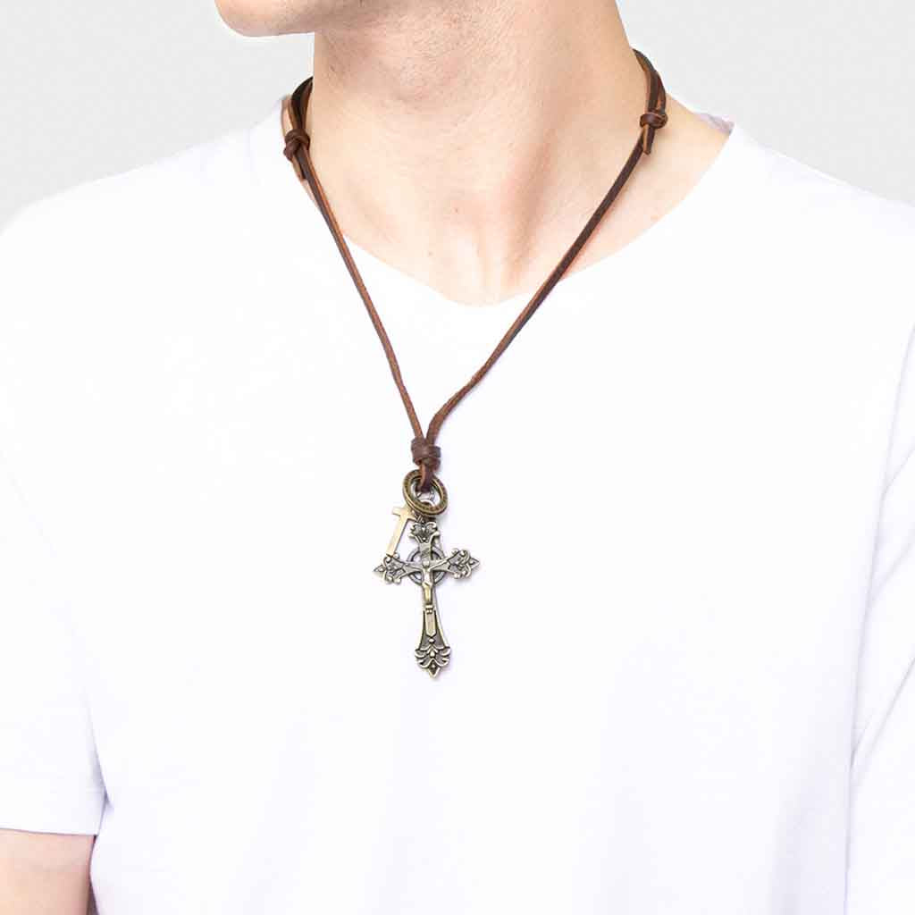 Collar De Cuero Con Crucifijo Modelo Flor De Lis Vintage