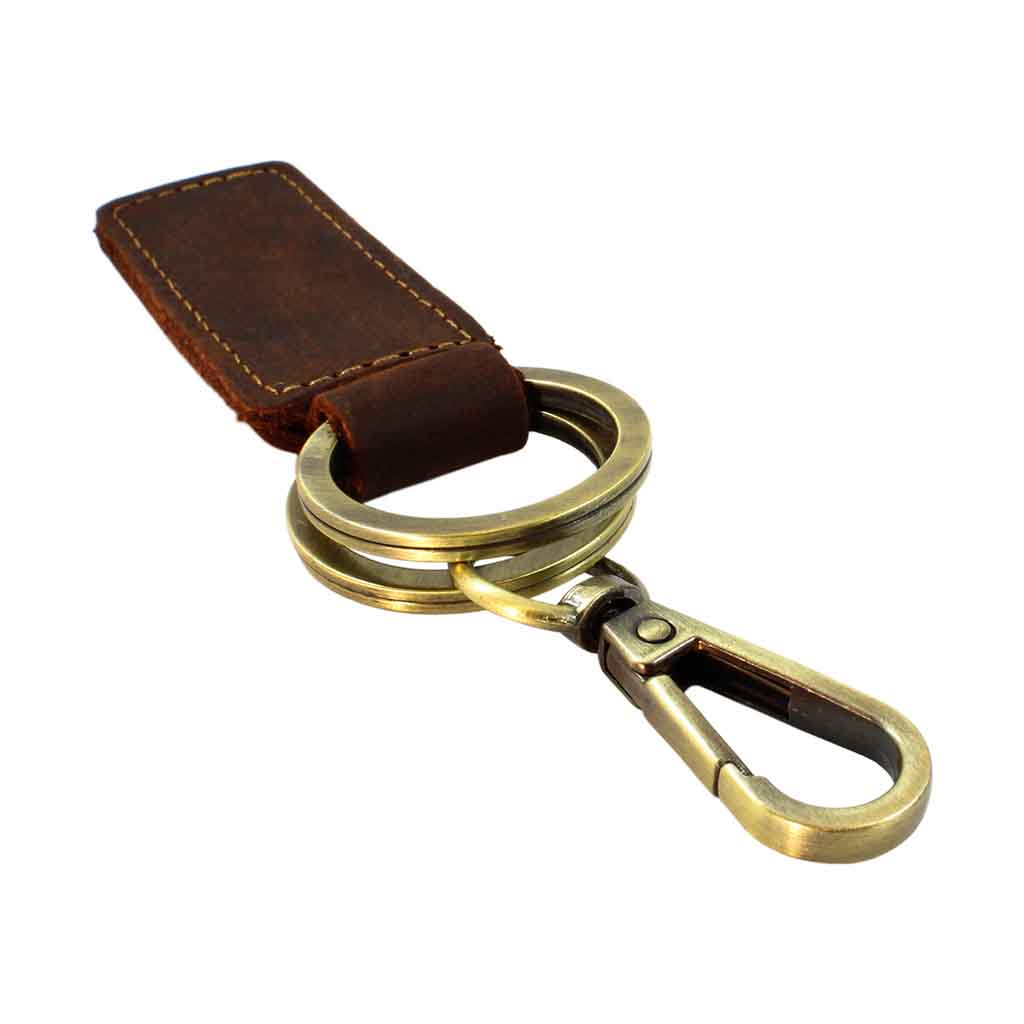 Llavero Clásico con Detalle en Cuero Café