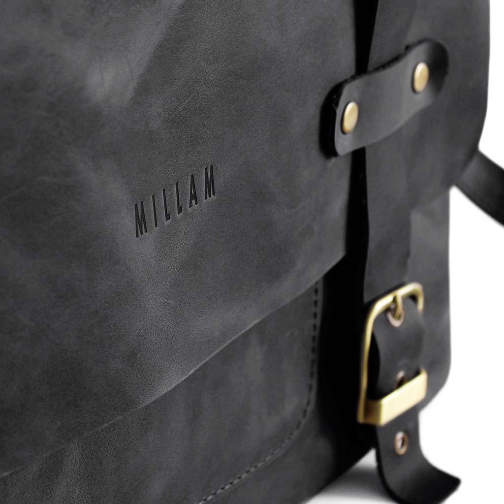 Maletin Mensajero Cuero Natural con doble hebilla Negro