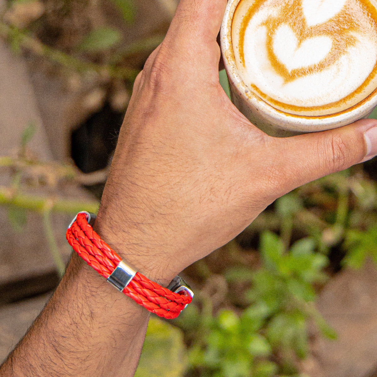 Pack Pulsera de piedra volcánica y pulsera de cuero roja con acero