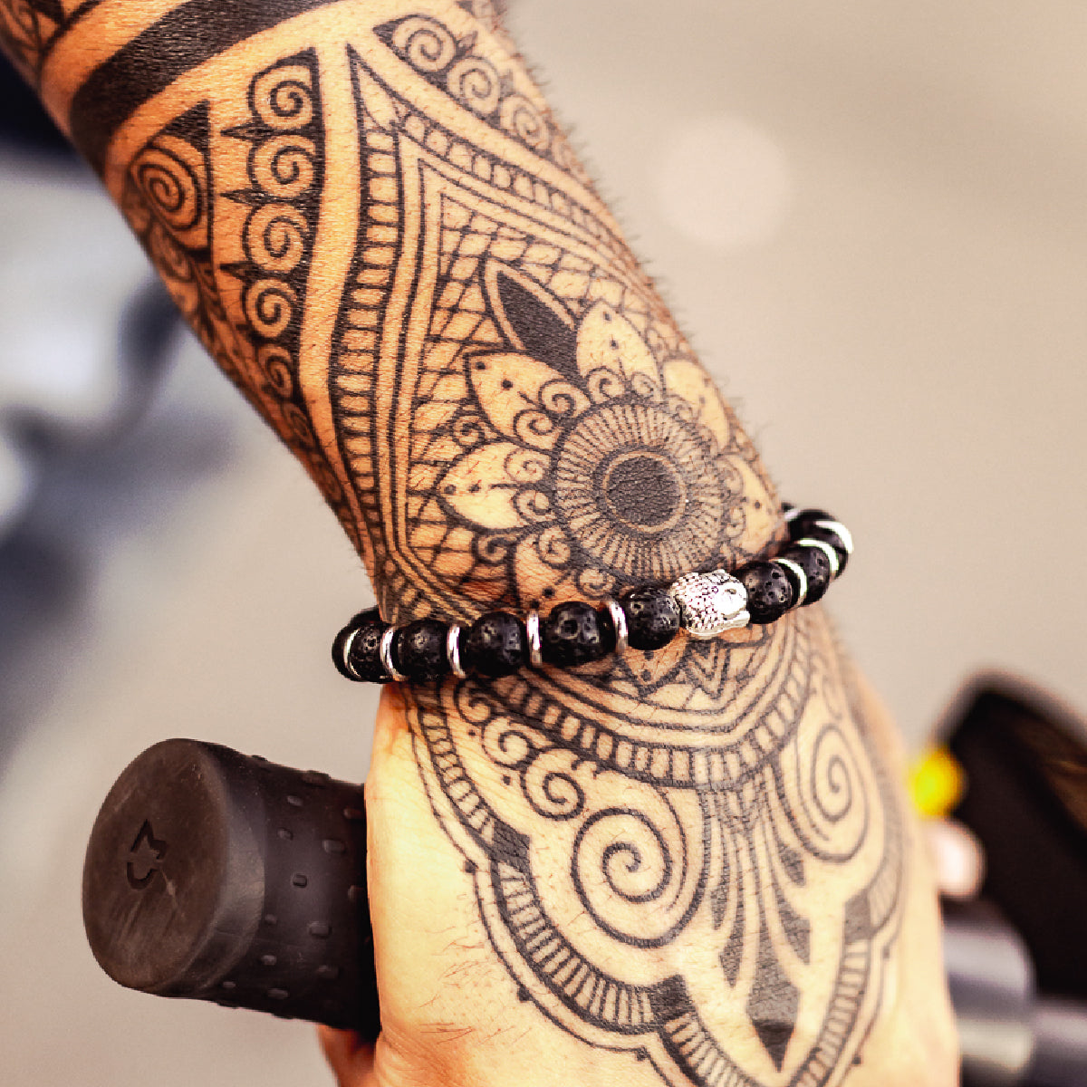 Pack pulsera de cuero negro trenzado y pulsera piedra volcánica Buda