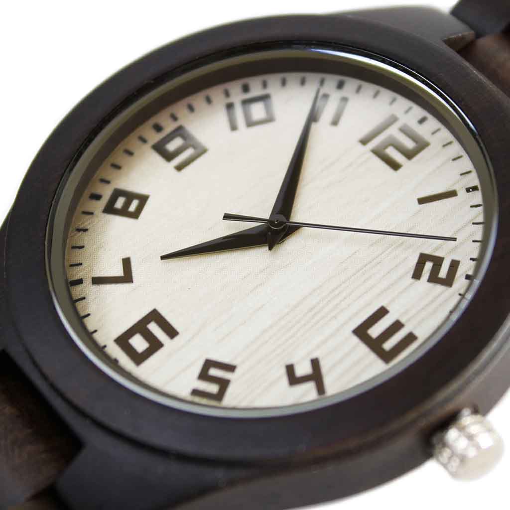 Reloj de Hombre Correa de Madera Negro Dial Numérico