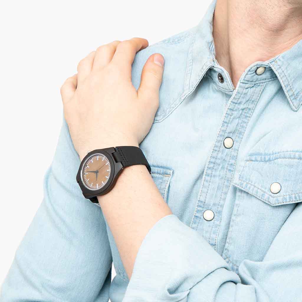 Reloj Casual de Madera Negra Modelo Seúl