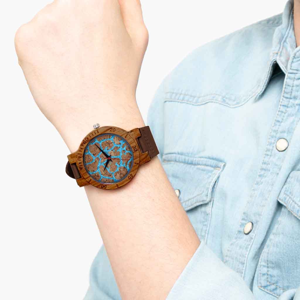 Reloj con Bisel de Madera Fondo en Corcho Aguamarin