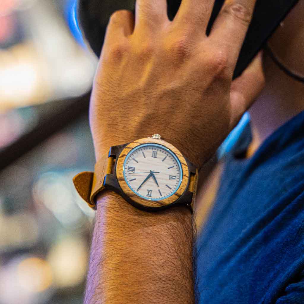 Reloj Madera Correa Cuero Marrón Número Romanos